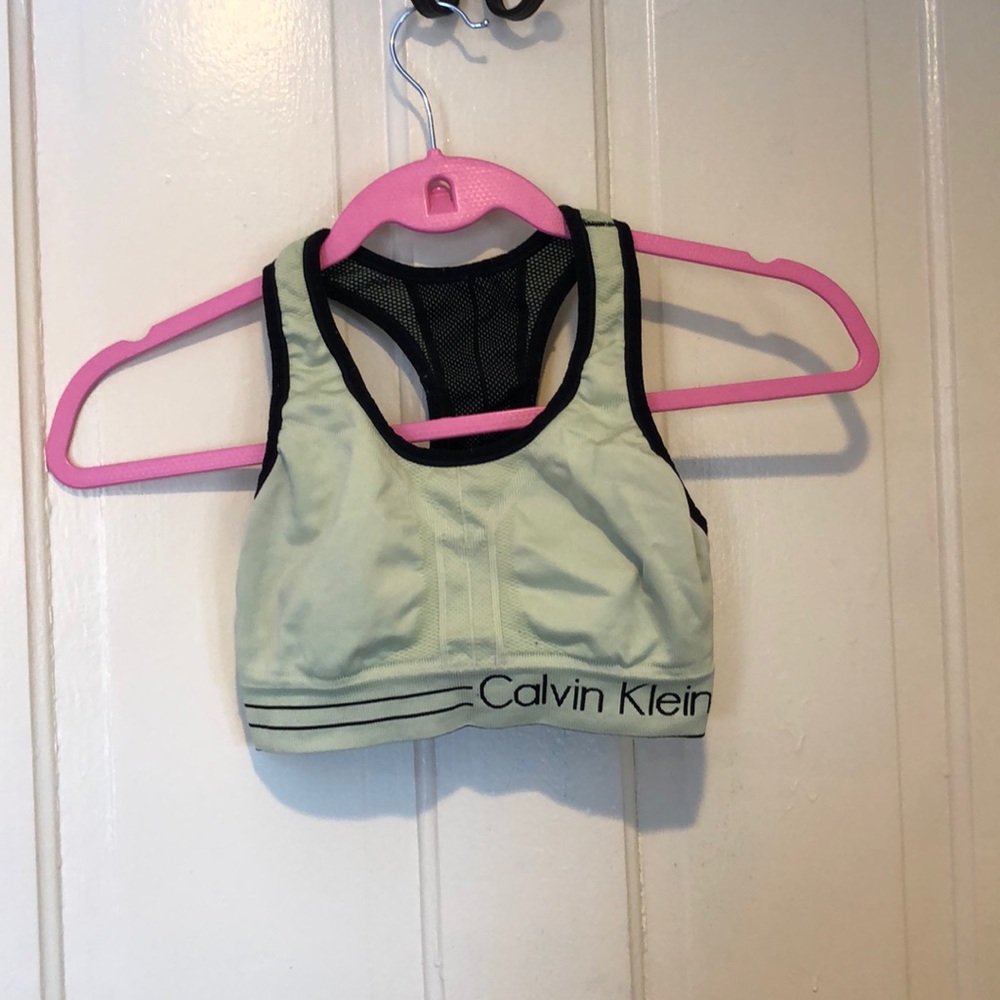 Sports bra